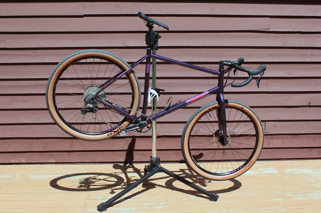BIKE HANDLER PRO WORKSTAND