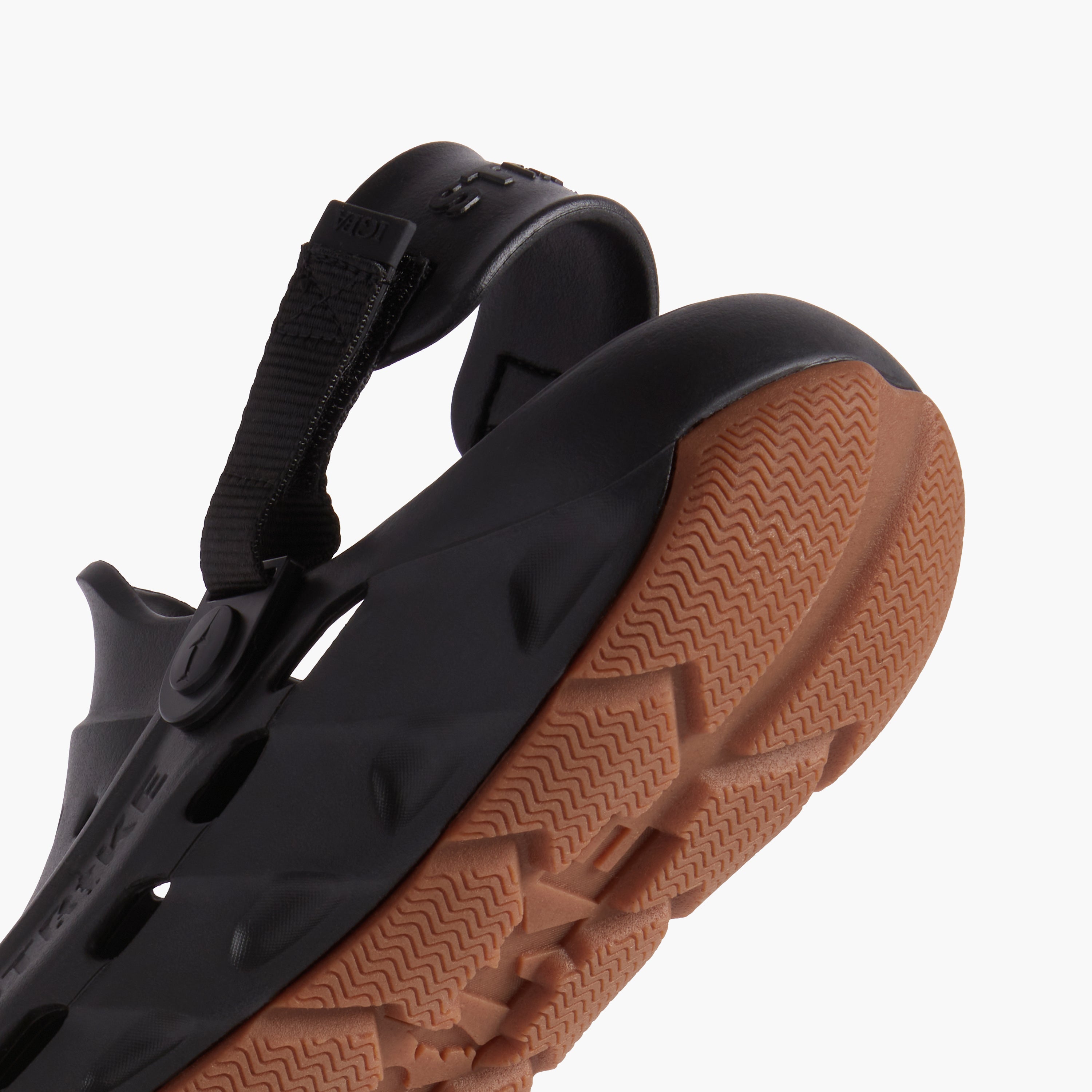 Dogtooth Clog
